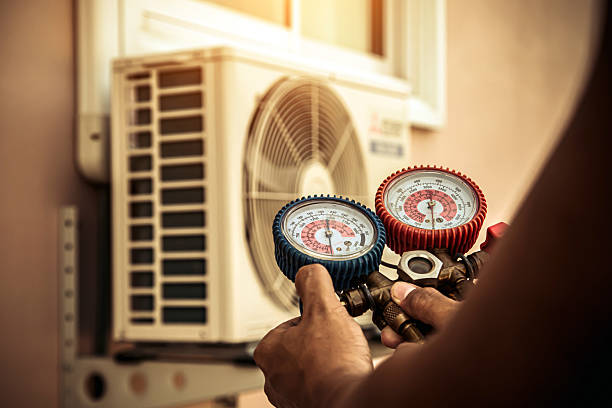 Professional Hvac technician working in Montezuma, IN